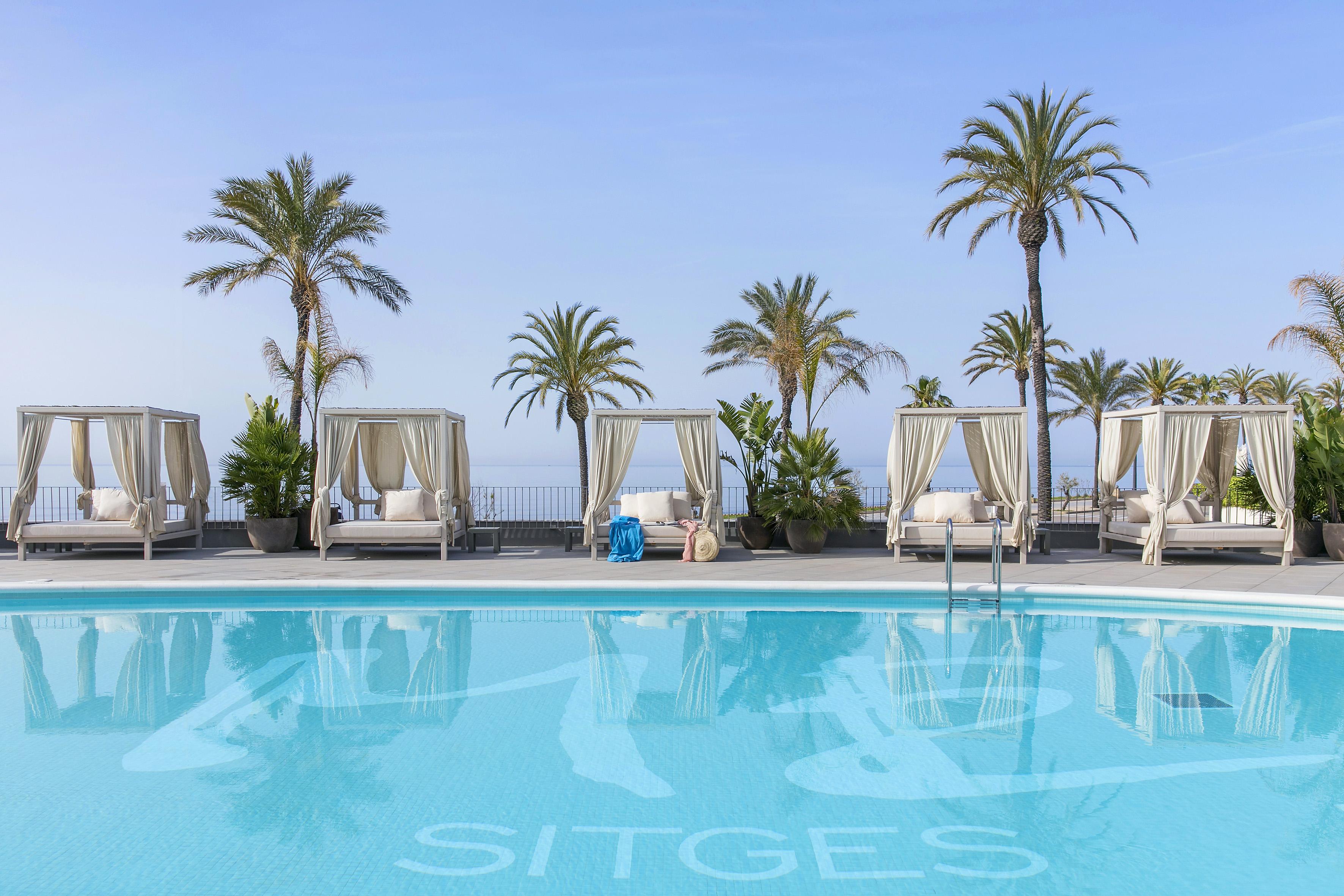 Me Sitges Terramar Hotel Exterior photo The pool at the hotel